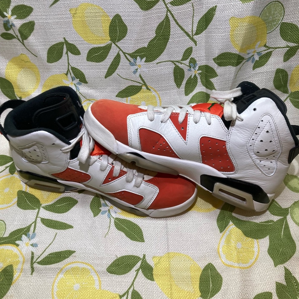 Size 7y/8.5w - Jordan 6 Gatorade Retro Like Mike 2017